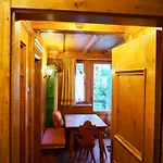 아파트 Cozy Nest 쿠르마예